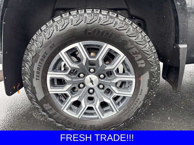 Used 2026 Chevrolet Colorado Z71 w/ Technology Package AWD/4WD image 9