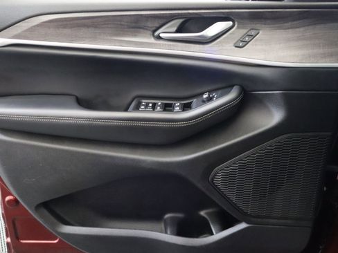 Used 2023 Jeep Grand Cherokee Limited image 34