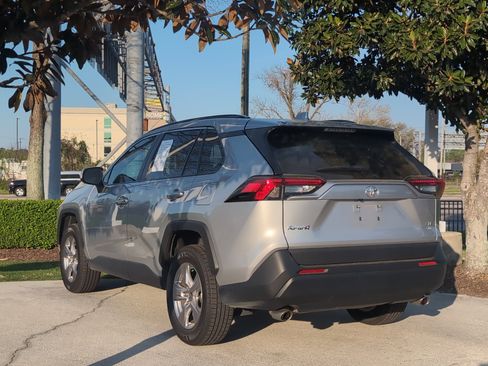 Certified 2022 Toyota RAV4 XLE w/ Convenience Package image 8