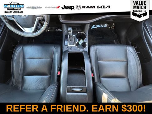 Used 2018 Toyota Highlander XLE image 28