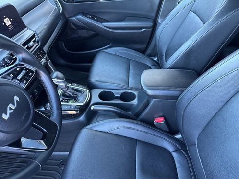 Used 2024 Kia Seltos EX image 18