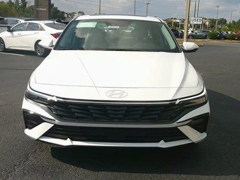 New 2026 Hyundai Elantra Limited image 18