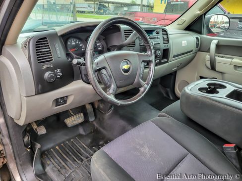 Used 2012 Chevrolet Silverado 1500 W/T RWD image 8