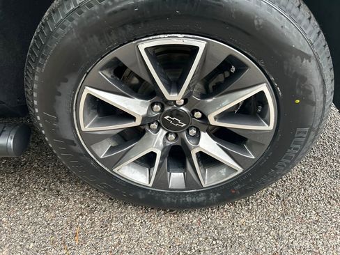 Used 2022 Chevrolet Tahoe Z71 w/ Luxury Package image 10