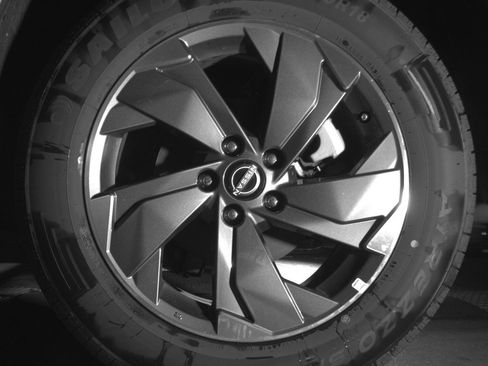 Used 2025 Nissan Rogue SV FWD image 14