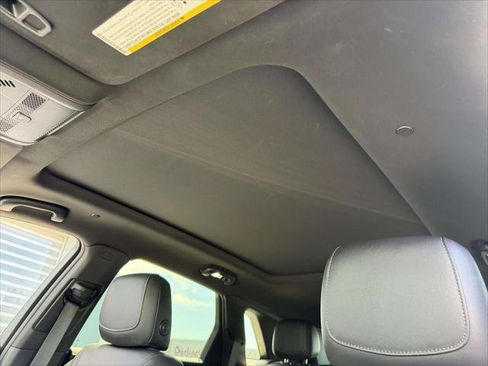 Used 2022 Cadillac XT5 Premium Luxury w/ Technology Package AWD/4WD image 23