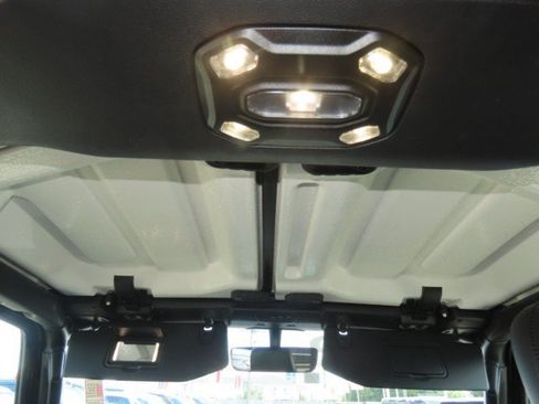 Used 2022 Jeep Wrangler Unlimited Sahara w/ Cold Weather Group AWD/4WD image 20