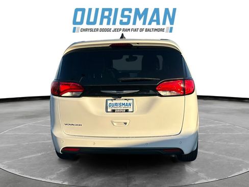 New 2026 Chrysler Voyager LX FWD image 5