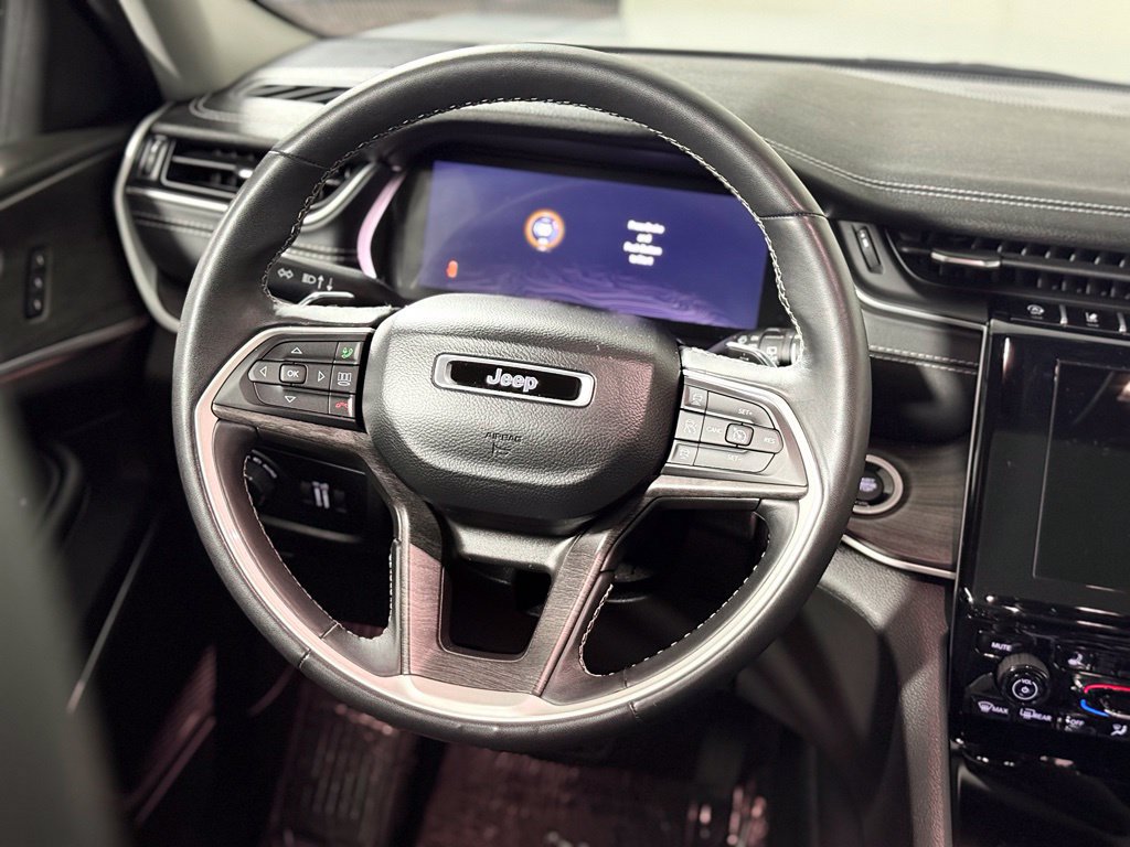 Used 2022 Jeep Grand Cherokee Limited AWD/4WD image 12