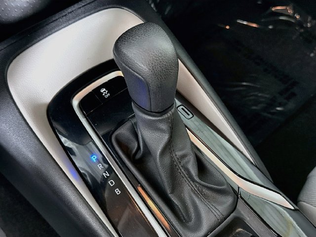 Used 2020 Toyota Corolla LE w/ LE Premium Package FWD image 16