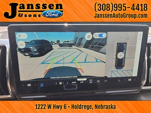 Used 2025 Ford Expedition Platinum w/ Driver's Package AWD/4WD image 31