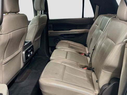 Used 2018 Ford Expedition Max XLT w/ Equipment Group 202A AWD/4WD image 5