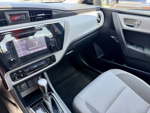 Used 2018 Toyota Corolla LE FWD image 41
