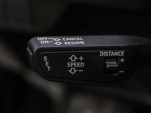 Used 2024 Audi Q4 e-tron Premium Plus w/ Premium Plus image 32