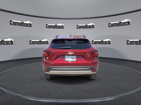Used 2025 Chevrolet Trax LT w/ Sunroof Package FWD image 6