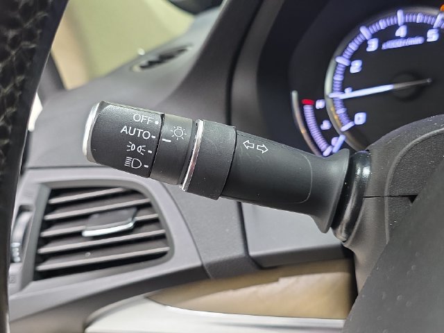 Used 2020 Acura MDX w/ Technology Package AWD/4WD image 25