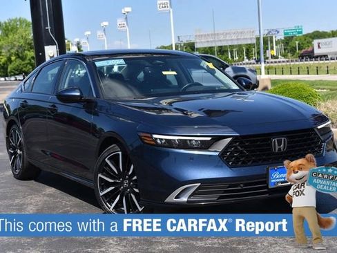 Used 2024 Honda Accord Touring image 2