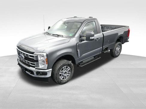 New 2025 Ford F350 XLT image 39