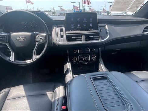 Used 2021 Chevrolet Suburban Z71 w/ Z71 Signature Package AWD/4WD image 15
