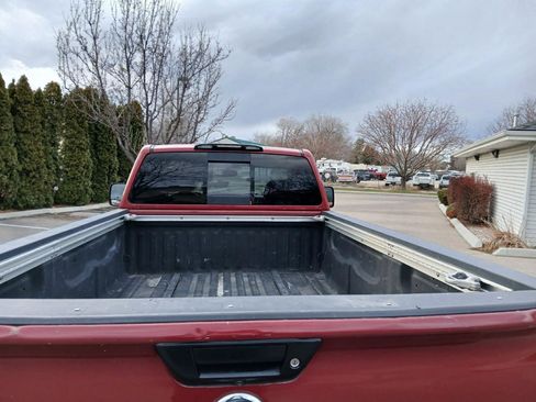 Used 2017 Nissan Titan SV image 11