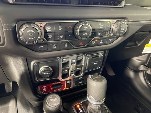 New 2026 Jeep Gladiator Mojave AWD/4WD image 6