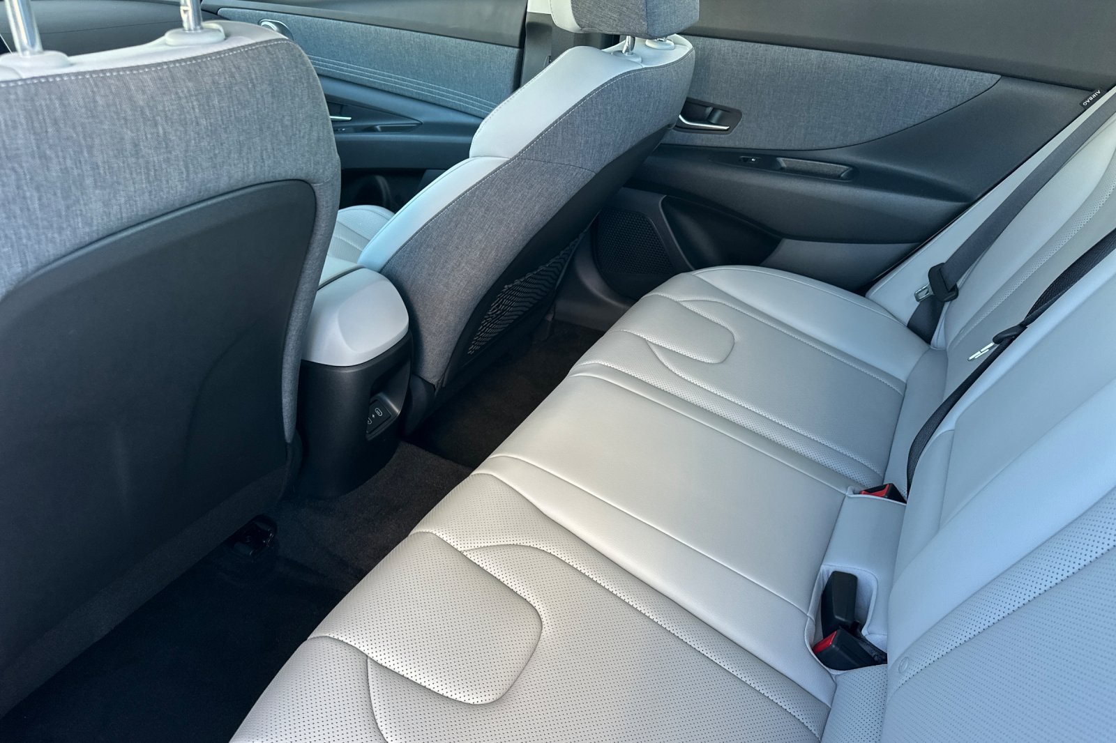 Certified 2026 Hyundai Elantra Limited FWD image 15