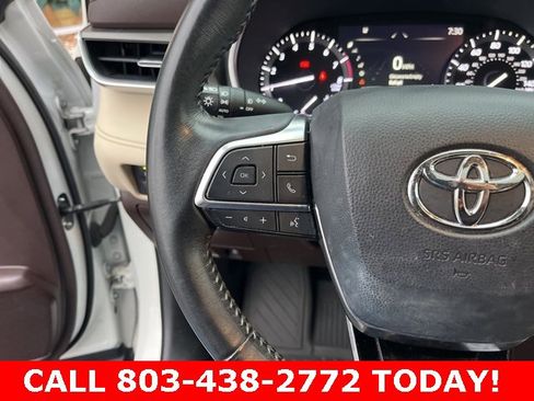 Used 2021 Toyota Highlander XLE image 22