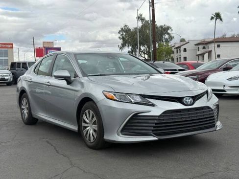 Used 2022 Toyota Camry LE FWD image 1