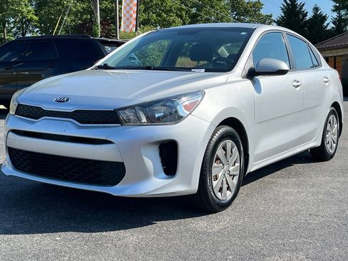 Used 2019 Kia Rio S FWD image 3