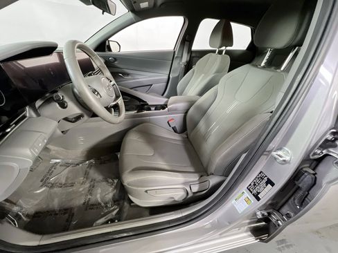 Used 2023 Hyundai Elantra SEL w/ Convenience Package FWD image 21