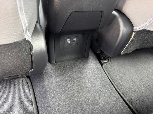 Used 2025 Toyota Prius LE image 14