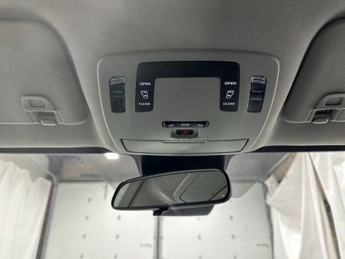 Used 2025 Toyota Sienna LE image 42