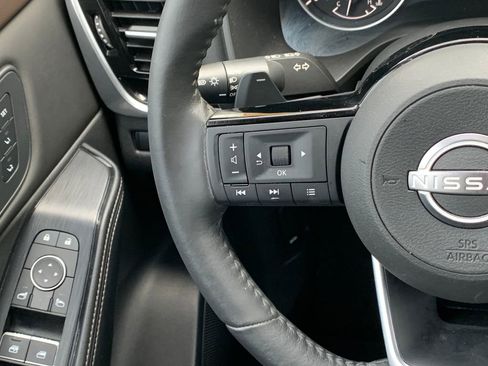 Used 2023 Nissan Rogue SL FWD image 13