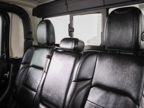 Used 2021 Jeep Gladiator Overland w/ Popular Equipment Package image 26