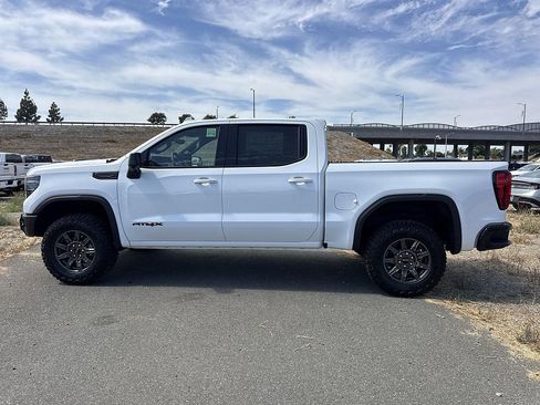 New 2026 GMC Sierra 1500 AT4X w/ LPO, Black Badging Package AWD/4WD image 5