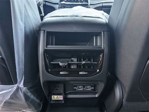 New 2025 Jeep Grand Cherokee Laredo X w/ Luxury Tech Group I image 11