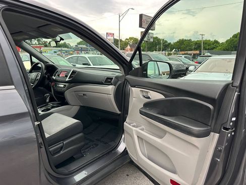 Used 2017 Honda Ridgeline RT image 25