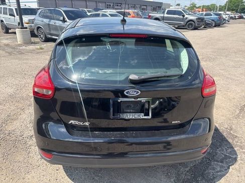 Used 2017 Ford Focus SEL FWD image 4
