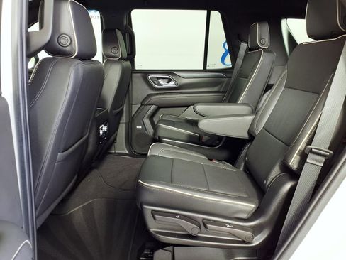 Used 2024 GMC Yukon SLT image 8