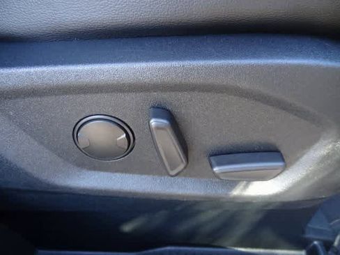 Used 2020 Ford Edge Titanium image 15