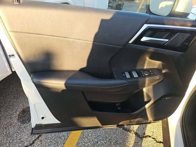 Used 2025 Mitsubishi Outlander SE AWD/4WD image 17