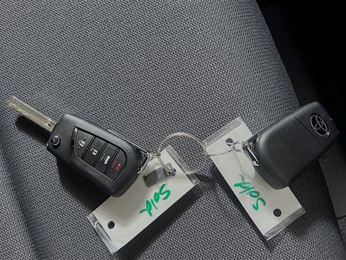 Used 2025 Toyota Corolla LE image 36