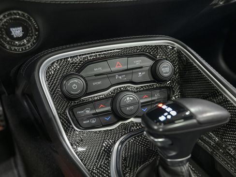 Used 2022 Dodge Challenger SXT w/ Plus Package image 21