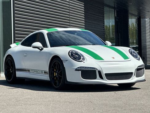 Certified 2016 Porsche 911 R RWD image 10