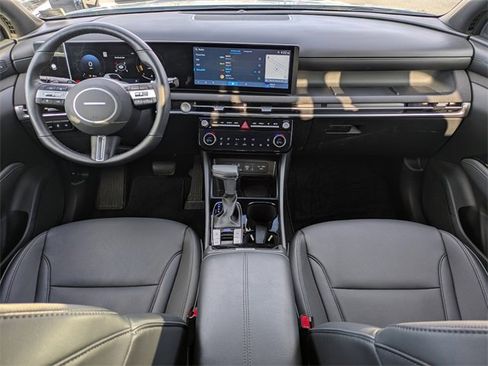 Certified 2025 Hyundai Santa Cruz Limited image 14