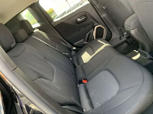 Used 2017 Jeep Renegade Sport w/ Power & Air Group FWD image 12