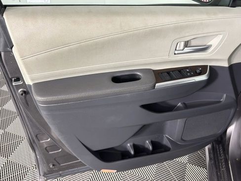 Used 2021 Toyota Sienna XLE image 38