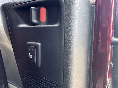 Used 2020 Chrysler Pacifica Limited w/ Tire & Wheel Group FWD image 38