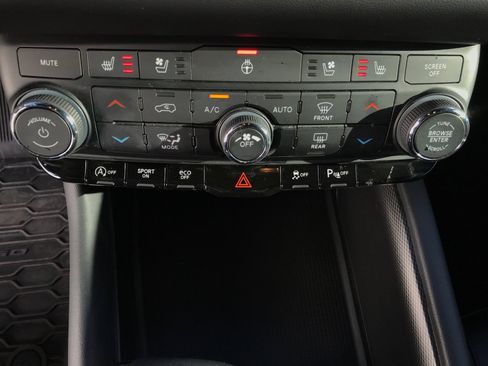 Used 2024 Dodge Durango GT image 34