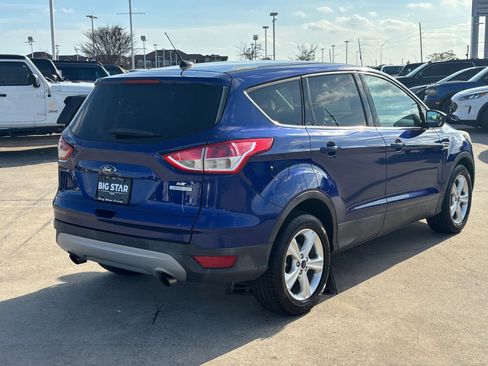 Used 2016 Ford Escape SE image 3